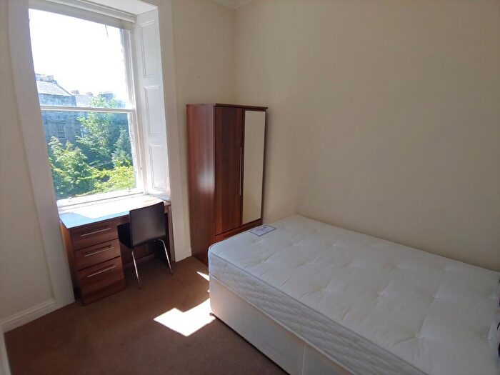 3 Bedroom Flat To Rent In () Grindlay Street, Edinburgh, EH3