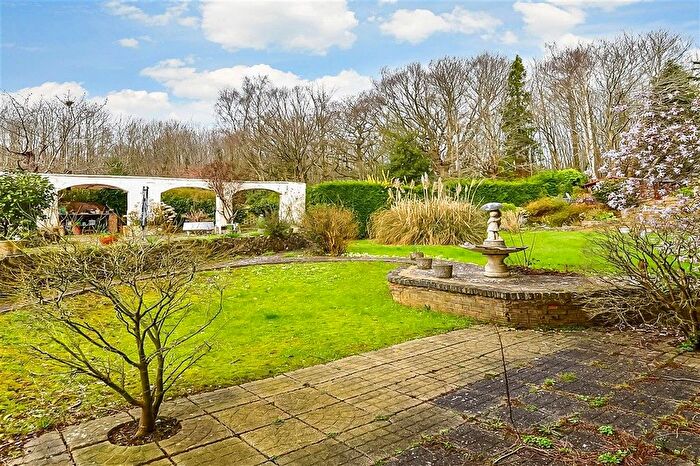 2 Bedroom Detached Bungalow For Sale In North Pole Road, Barming, Maidstone, Kent, ME16