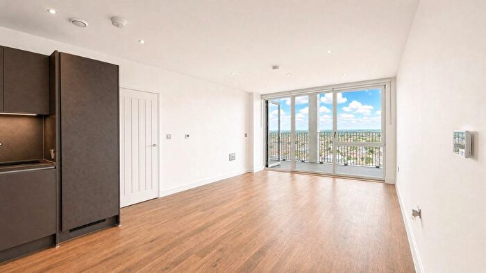 1 Bedroom Flat To Rent In Auckland Road, Leyton, E10