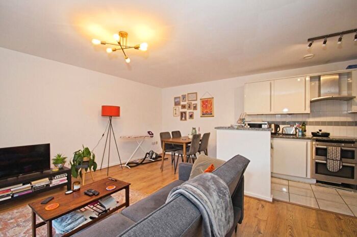 1 Bedroom Flat For Sale In Edward England Wharf, Lloyd George Avenue, Cardiff Bay, CF10