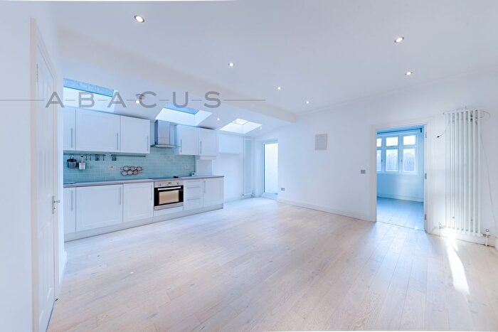 1 Bedroom Flat To Rent In Kings Parade, Okehampton Road, Kensal Rise, NW10