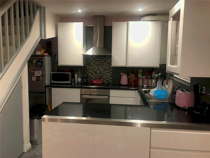 1 Bedroom Detached House To Rent In Hathaway Close, Ruislip, HA4