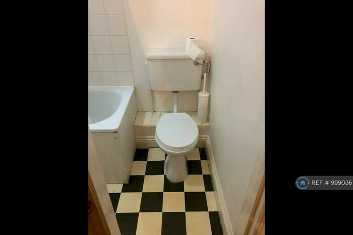 2 Bedroom Flat To Rent In Stoke Newington, London, N16