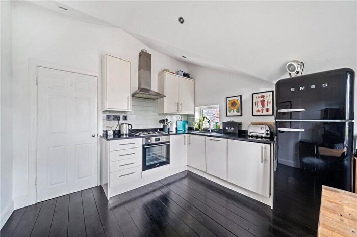 1 Bedroom Apartment For Sale In Thornlaw Road, West Norwood, London, SE27