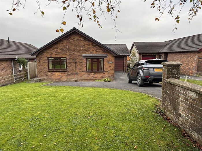 3 Bedroom Detached Bungalow For Sale In Carmarthen Road, Llandeilo, SA19