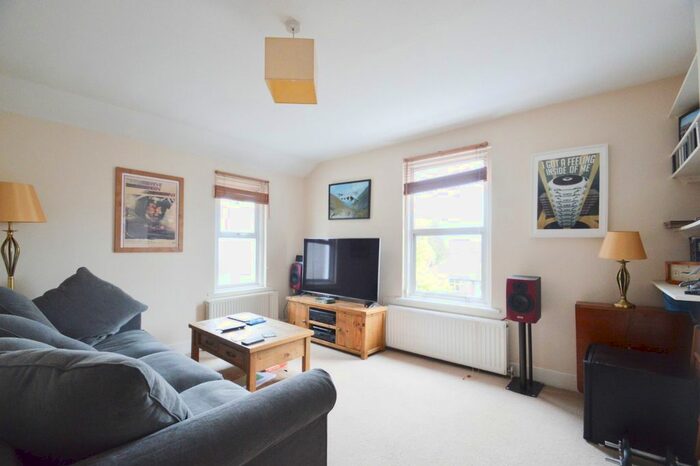 1 Bedroom Flat To Rent In Elgin Road, Addiscombe, Croydon, CR0