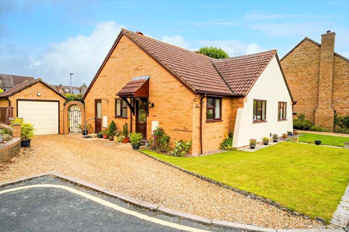 2 Bedroom Semi-Detached Bungalow To Rent In King James Way, Royston, SG8