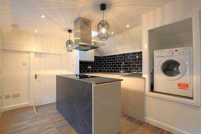 2 Bedroom Flat To Rent In Windsor Street, Uxbridge, UB8