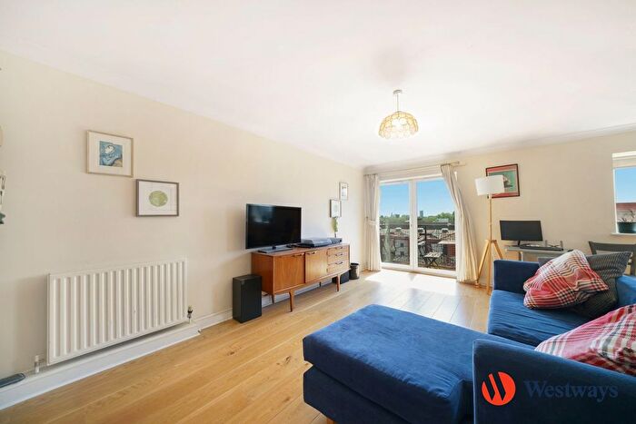 2 Bedroom Flat To Rent In Grand Union Close, Westbourne Park, W9