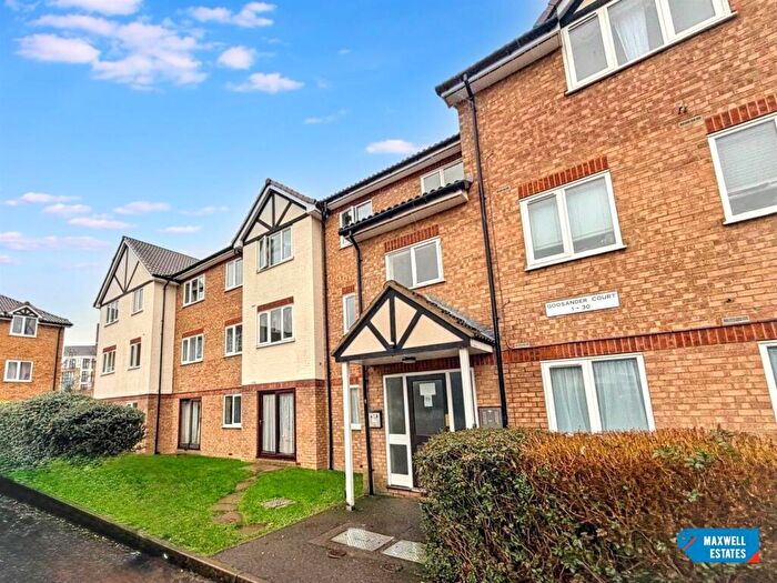 1 Bedroom Apartment For Sale In Raven Close, London, NW9
