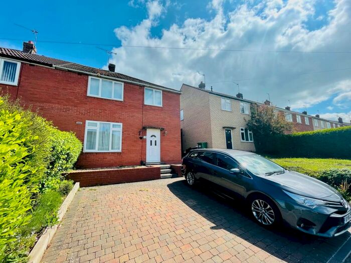 3 Bedroom Semi-Detached House To Rent In St. Margarets Road, Leamington Spa, CV31