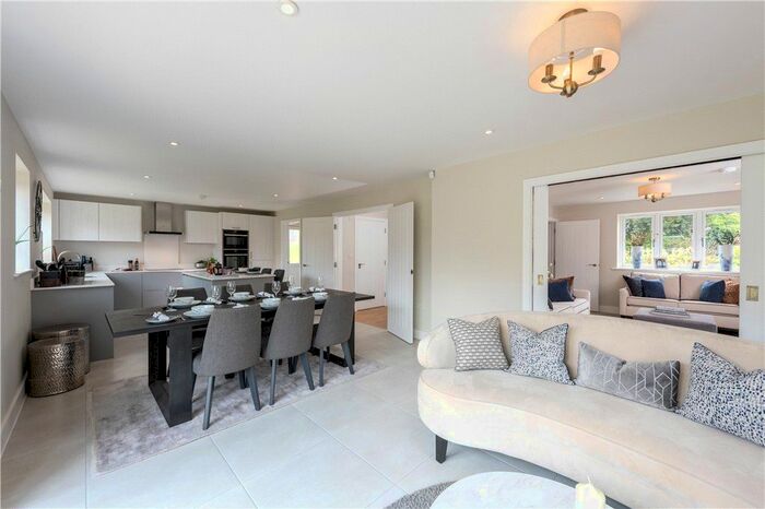 4 Bedroom Detached House For Sale In Cane End, Caversham, Reading, RG4