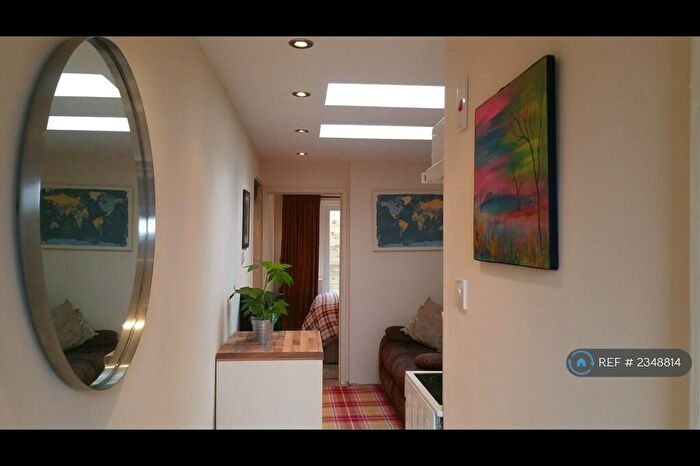 1 Bedroom Flat To Rent In Bushy Hill Drive, Guildford, GU1