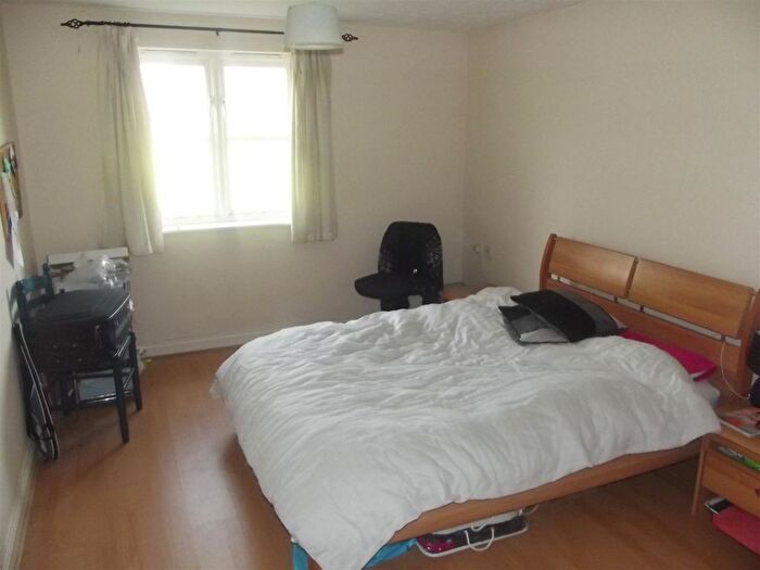 1 Bedroom Property To Rent In Addington Court, Exeter, EX4