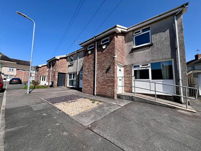 2 Bedroom Property To Rent In Myrddin Court, Carmarthen, Carmarthenshire, SA31