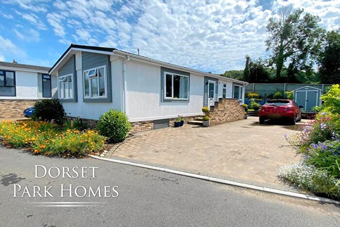 2 Bedroom Park Home For Sale In Wimborne Country Park, Candys Lane, Wimborne, Dorset, BH21