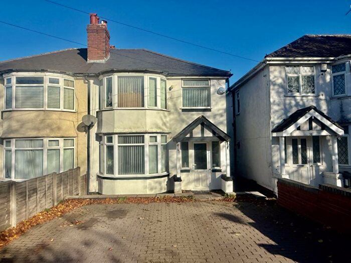 3 Bedroom Semi Detached House For Sale In Knightwick Crescent, Birmingham, B23