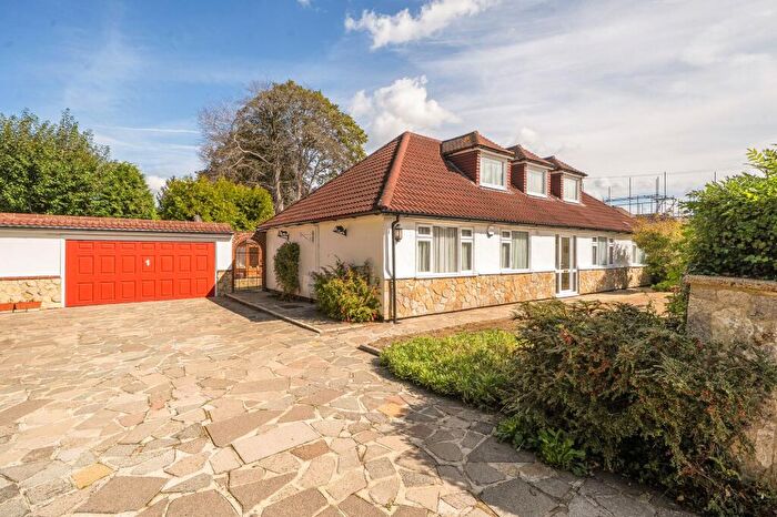 4 Bedroom Bungalow For Sale In Eglise Road, Warlingham, CR6