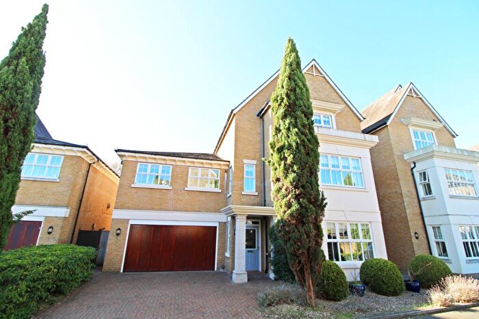 4 Bedroom Detached House For Sale In Dorrington Way, Langley Waterside, Beckenham, BR3