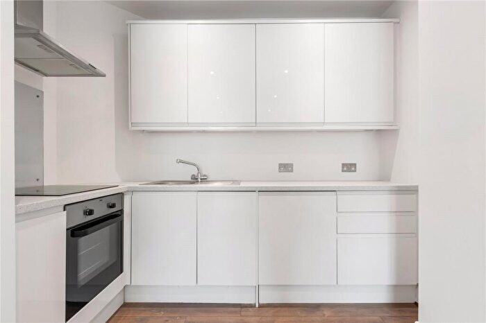 1 Bedroom Apartment To Rent In Hercules Street, London, N7