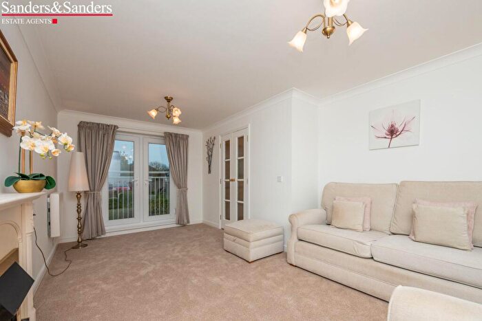 1 Bedroom Flat For Sale In Pardoe Court, New Road, Studley, B80