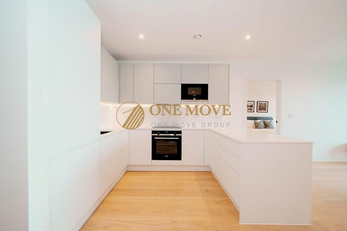 2 Bedroom Flat To Rent In Capital Interchange Way, Hive House, TW8