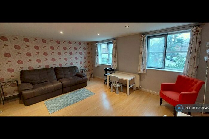 4 Bedroom Terraced House To Rent In Pickard Close, London, N14