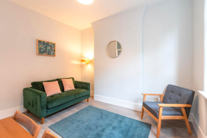 1 Bedroom Flat For Sale In Clerkenwell Road, London, EC1R