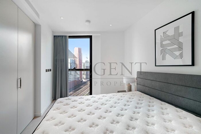 3 Bedroom Flat To Rent In Thames City, Carnation Way, SW8