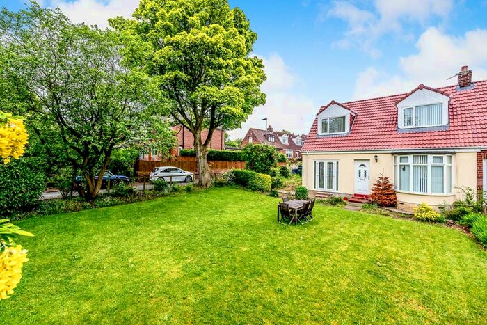 3 Bedroom Bungalow To Rent In Broom Lane, Whickham, Newcastle Upon Tyne, NE16