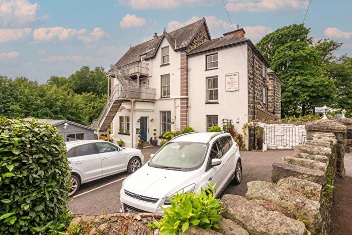 9 Bedroom Semi-Detached House For Sale In Pwllheli Road, Criccieth, Gwynedd, LL52