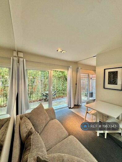 2 Bedroom Flat To Rent In Latchmere Road, London, SW11