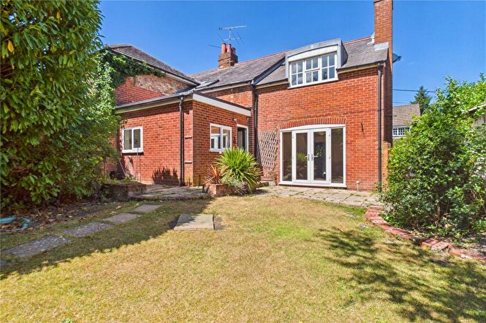 3 Bedroom Semi Detached House For Sale In Palmers Lane, Burghfield Common, Reading, RG7