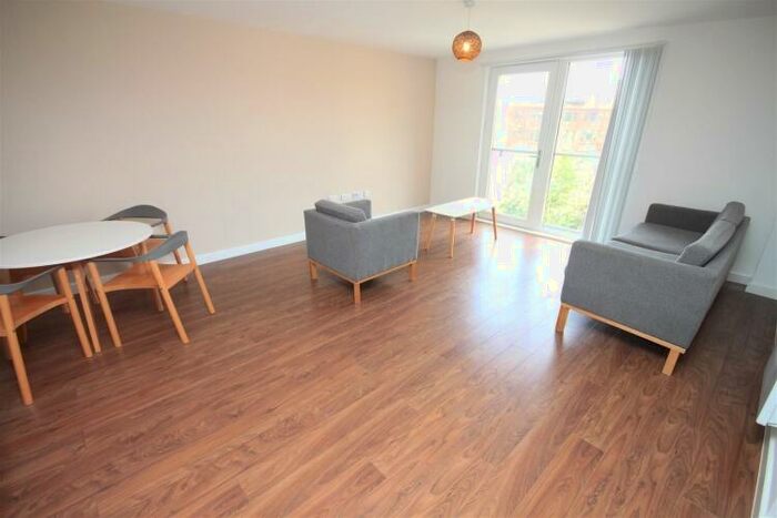 3 Bedroom Apartment To Rent In The Riverside, Derwent Street Salford, M5