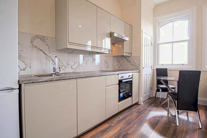 1 Bedroom Flat To Rent In Clarendon Road, Leeds, LS2