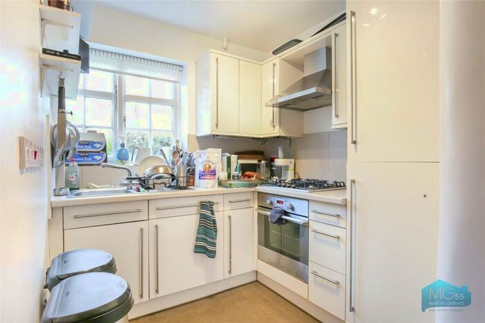 1 Bedroom Maisonette To Rent In Neale Close, East Finchley, N2