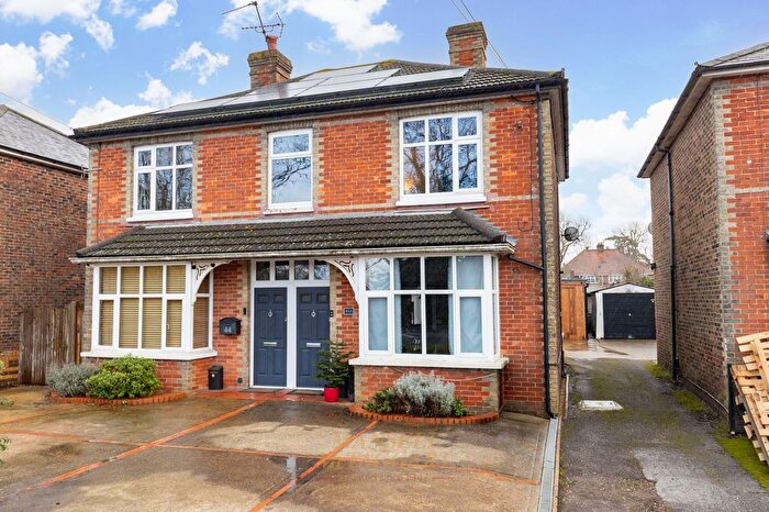 2 Bedroom Maisonette For Sale In Brighton Road, Horley, RH6