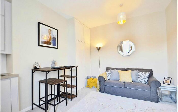 1 Bedroom Flat To Rent In St. Stephens Avenue, London, W12
