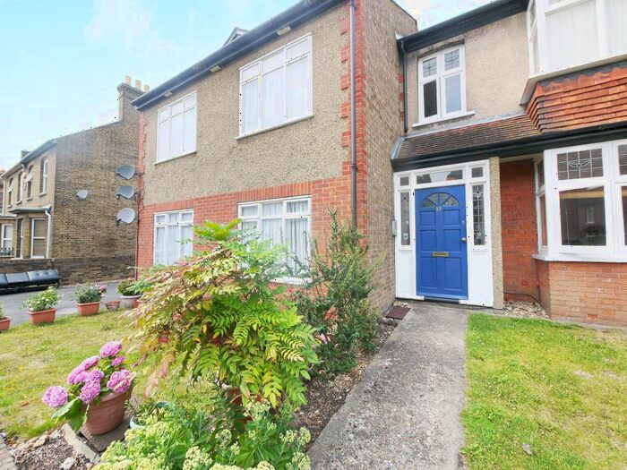 1 Bedroom Flat To Rent In Myddleton Road, Uxbridge, UB8