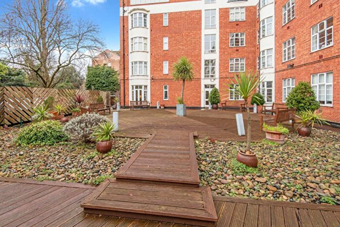 2 Bedroom Apartment To Rent In Hall Road, St John's Wood, London, NW8