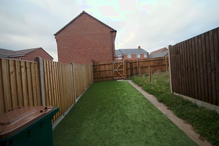 4 Bedroom Semi-Detached House To Rent In Signals Drive, Coventry, CV3