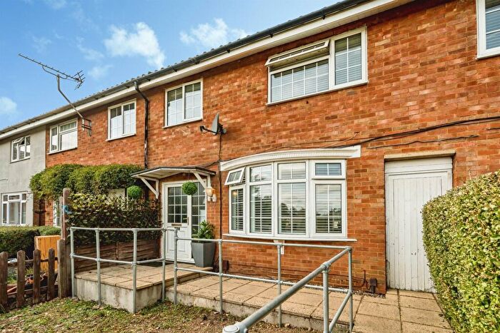 2 Bedroom Terraced House For Sale In Lynch Hill Lane, Slough, SL2