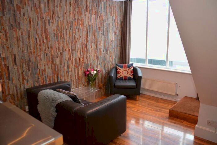 2 Bedroom Flat To Rent In A Pershore Road, B29