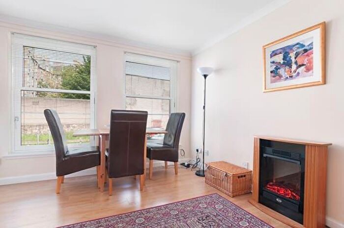 1 Bedroom Flat To Rent In L St. Patrick Square, Edinburgh, EH8