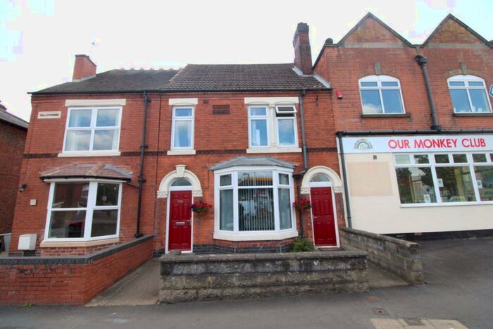 4 Bedroom House To Rent In Belvedere Road, Staffordshire, DE13
