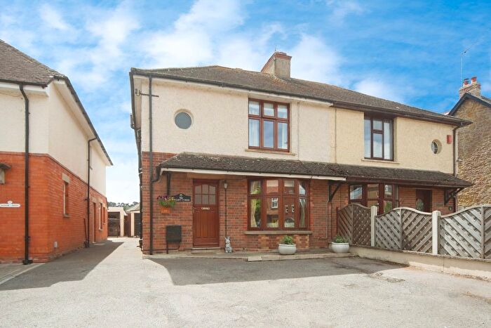 4 Bedroom Semi-Detached House For Sale In Station Road, Ilminster, TA19