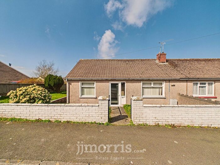 2 Bedroom Semi-detached Bungalow For Sale In Heol Preseli, Fishguard, SA65