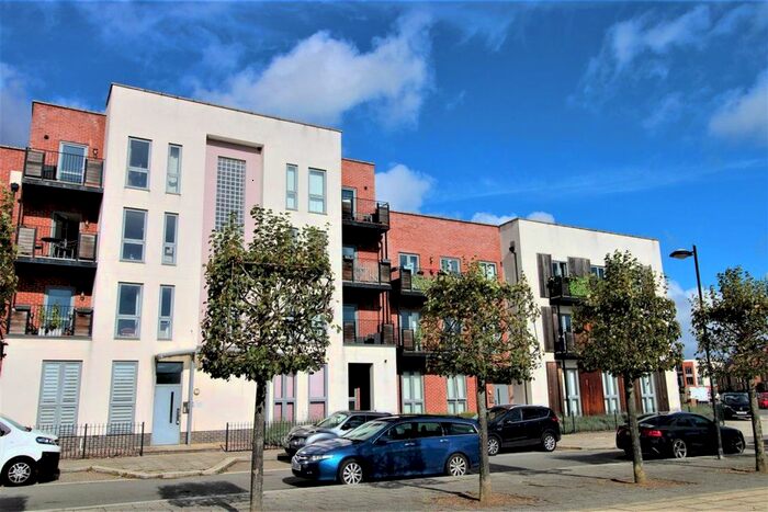2 Bedroom Flat To Rent In The Square, Upton, Northampton NN5