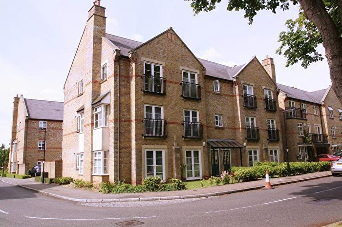 2 Bedroom Flat To Rent In Caterham, CR3