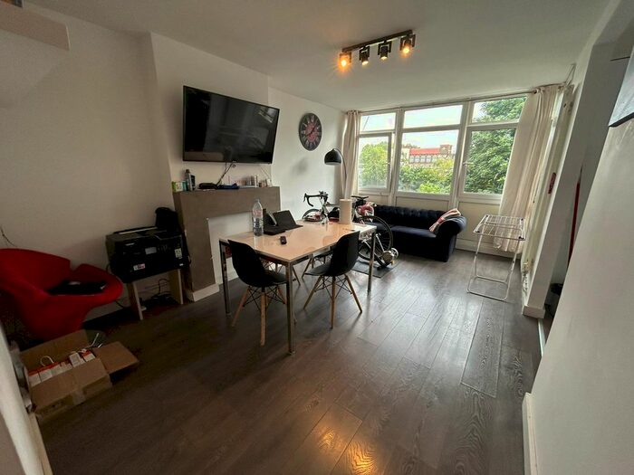 3 Bedroom Maisonette To Rent In Tomlinson Close, London, E2